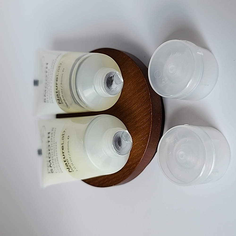 NatureLab Perfect Smooth Shampoo + Conditioner Set - Picture 6 of 6